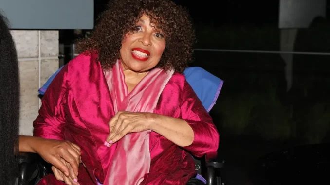 Roberta-Flack-attends-the-Shot-Caller-dinner-during-the-2022-BGR-Film-Festiva-in-Washington-DC.-1 Roberta Flack Biography